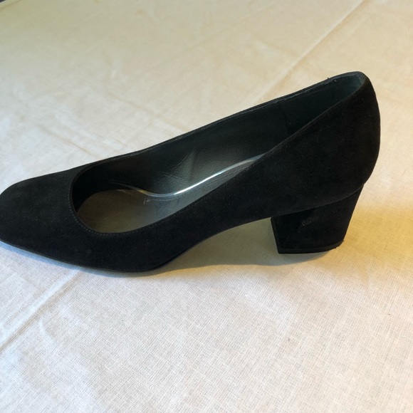 Stuart Weitzman black suede chunky heels - Picture 4 of 5